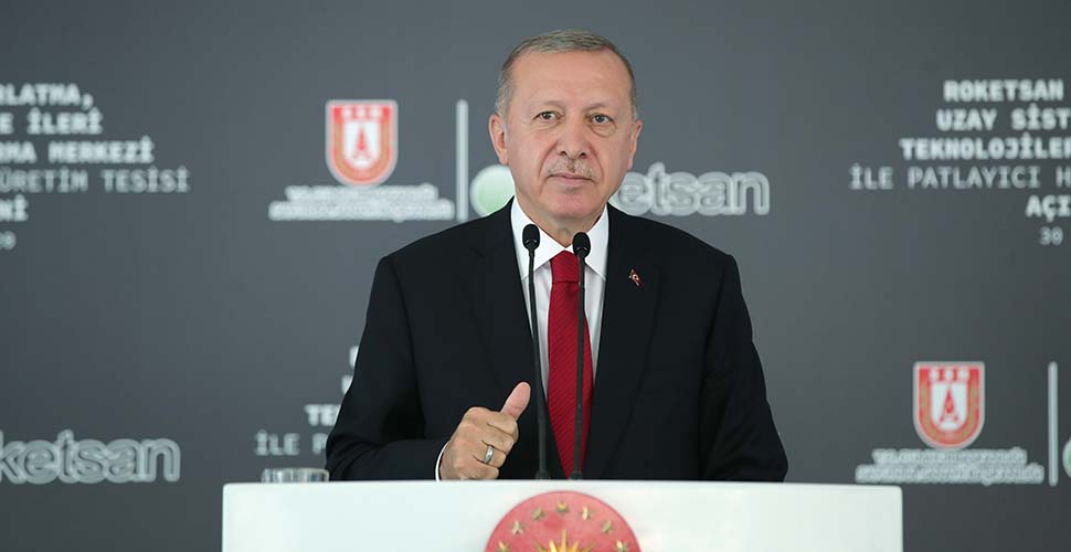 Erdoğan'dan 30 Ağustos eleştirilerine cevap: Bu ülkeyle bağını koparmış zavallılar