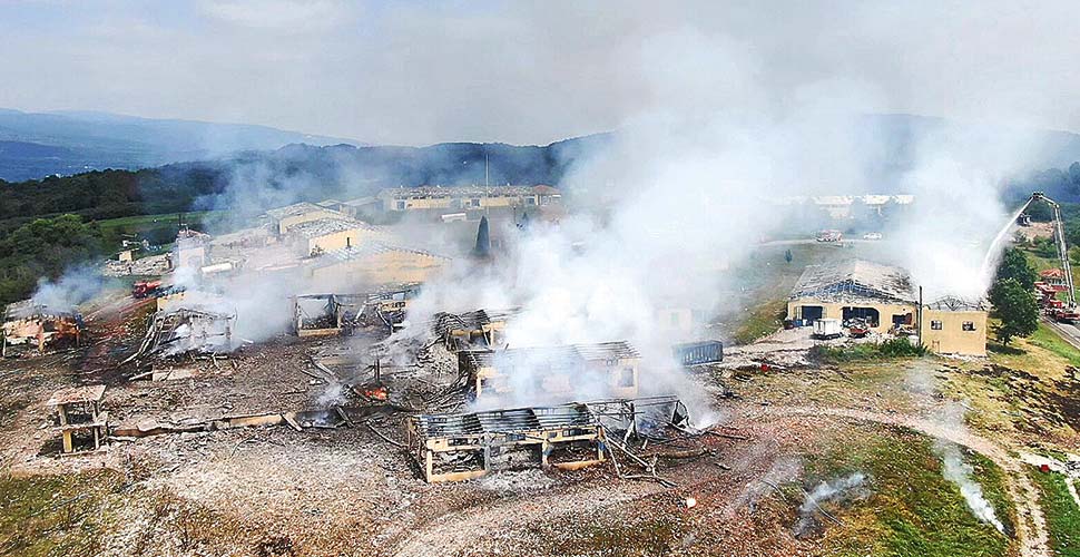 Havai fişek faciası bilirkişi raporunda: Mevzuat delindi, kapasitenin 3 katına çıktılar!
