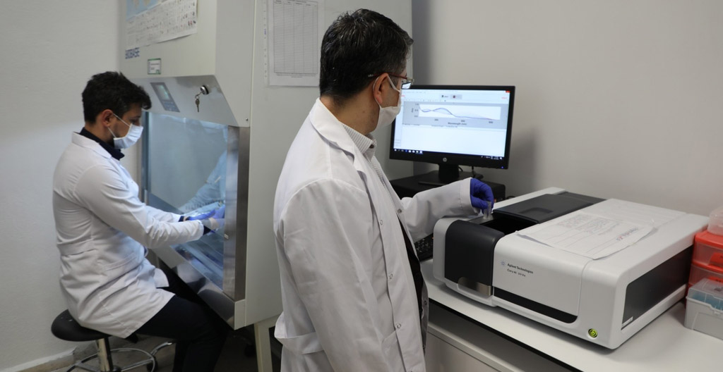 Koronavirüs ilaçlarının testleri için gerekli enzim Bartın'da üretildi