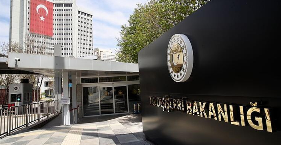 Dışişleri'nden Charlie Hebdo'ya tepki: Şiddetle kınıyoruz