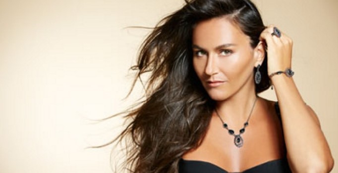 Eda Taşpınar havalimanında gergin anlar yaşadı