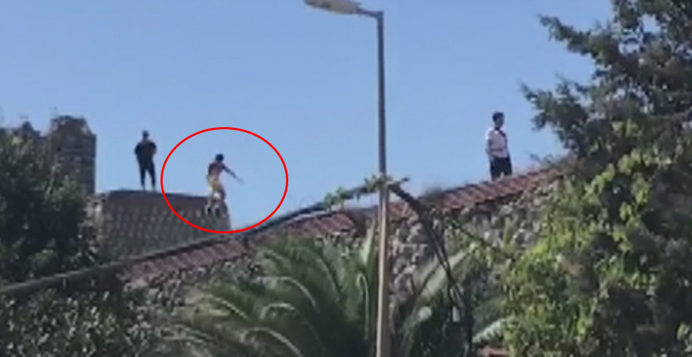 Tarihi surlarda tehlikeli eğlence