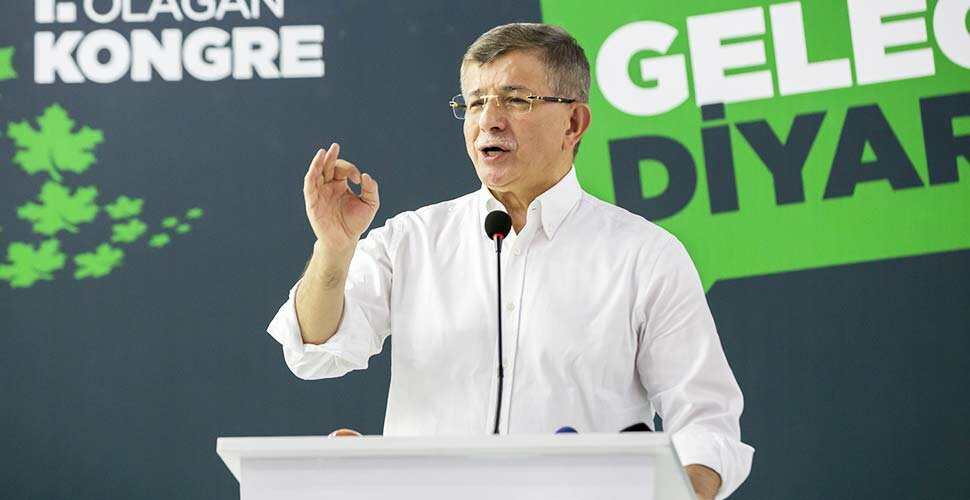 Davutoğlu: Dış politikamız Erdoğan'ın ruh haline göre değişiyor