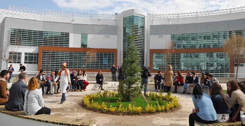 Üniversitelerdeki akraba kayırmacılığı tüm hızıyla devam ediyor