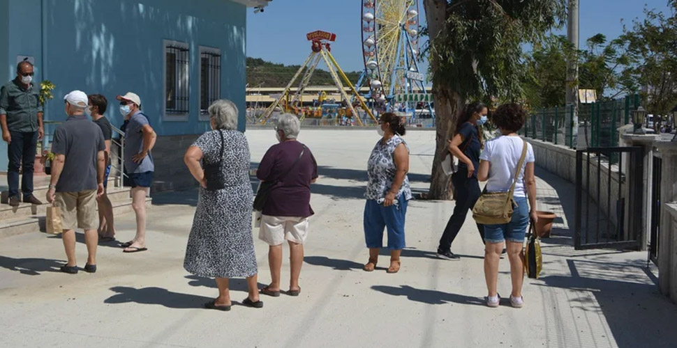 Aile Sağlığı Merkezi'nde dehşet! Hemşireleri darbedip kurtarmak isteyeni bıçakladı