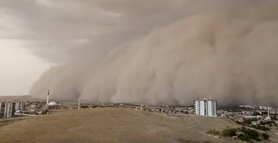 Ankara'da kum fırtınası