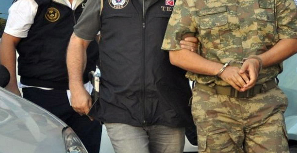 Son dakika! FETÖ'nün TSK yapılanmasına operasyon: Jandarma komutanı da gözaltında