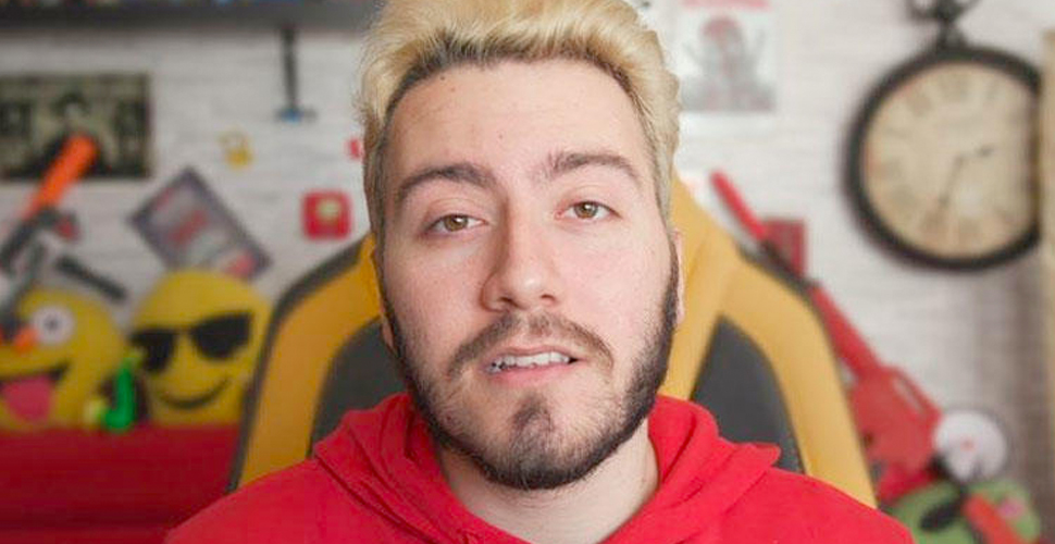 Karantinaya alınan Enes Batur: Üzerimde oynanan alçakça bir oyun var