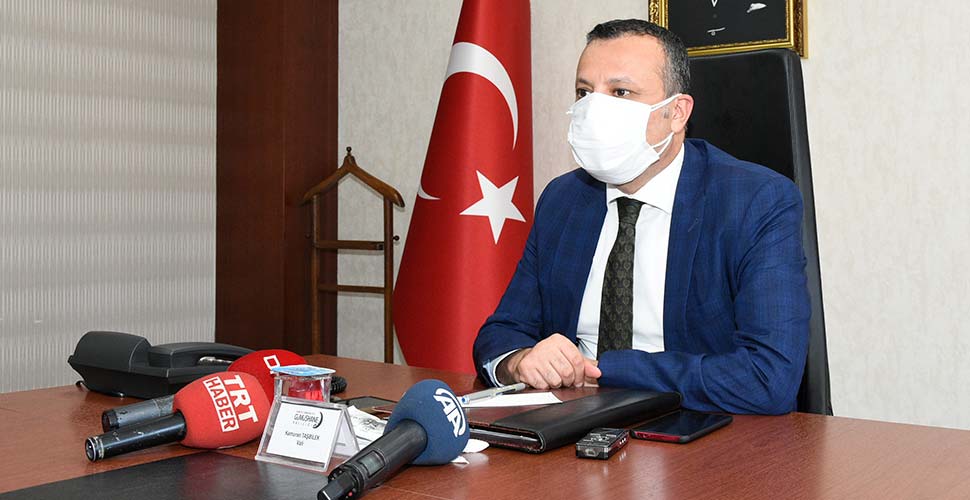 Gümüşhane Valisi de isyan etti: Aynı kürekle toprak atmak için yarışıyoruz