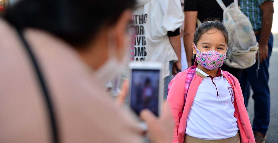 Kovid-19 gölgesindeki ilk yüz yüze eğitim başladı