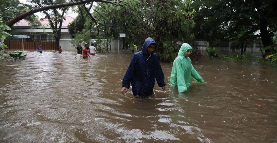 Endonezya'yı şiddetli yağışlar vurdu: 20 yaralı, 3 kayıp