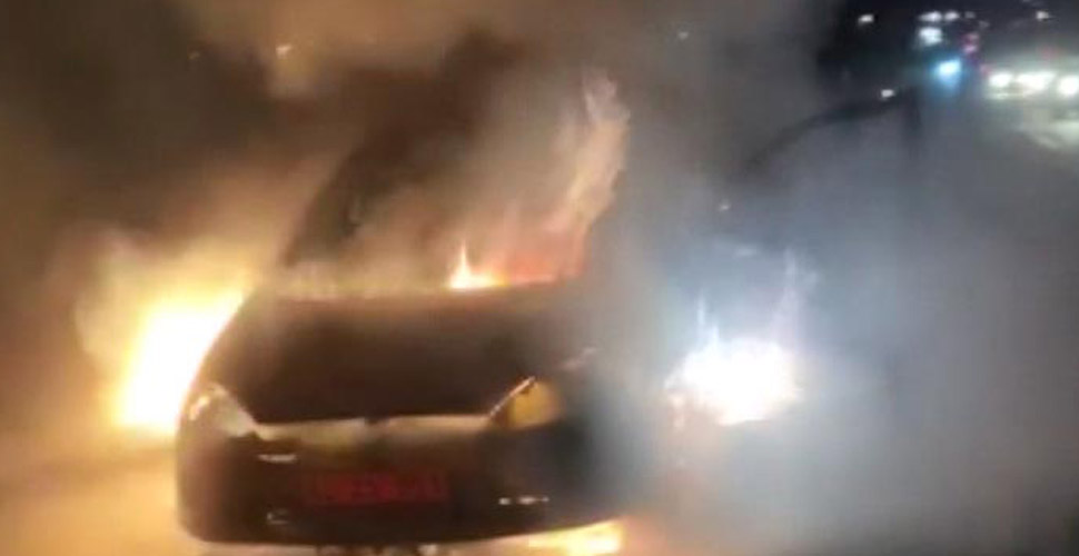 Nevşehir'de bir otomobil alev topuna döndü