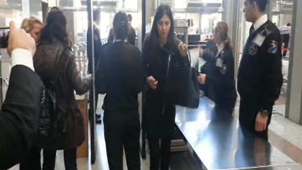 Avukatlar çipli giriş yapacak, çantaları aranmayacak