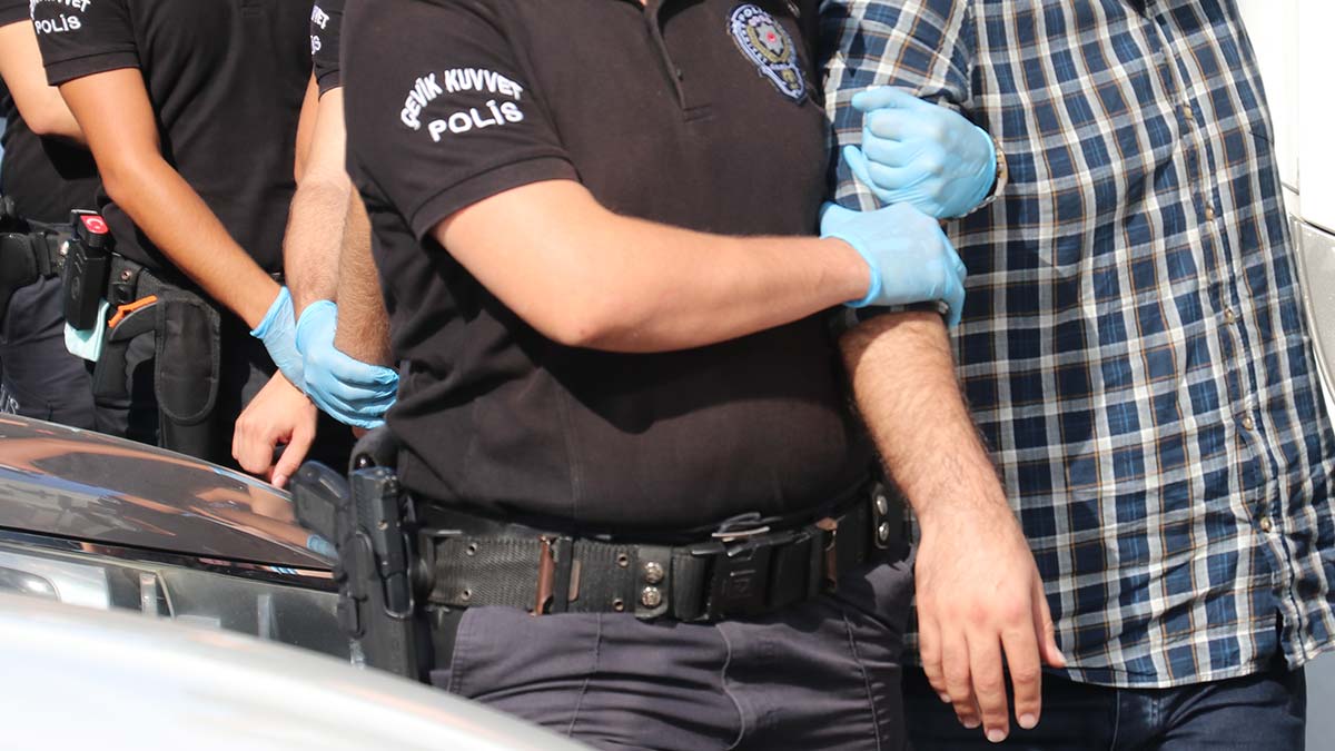 FETÖ'nün avukat yapılanması operasyonunda 33 kişi tutuklandı