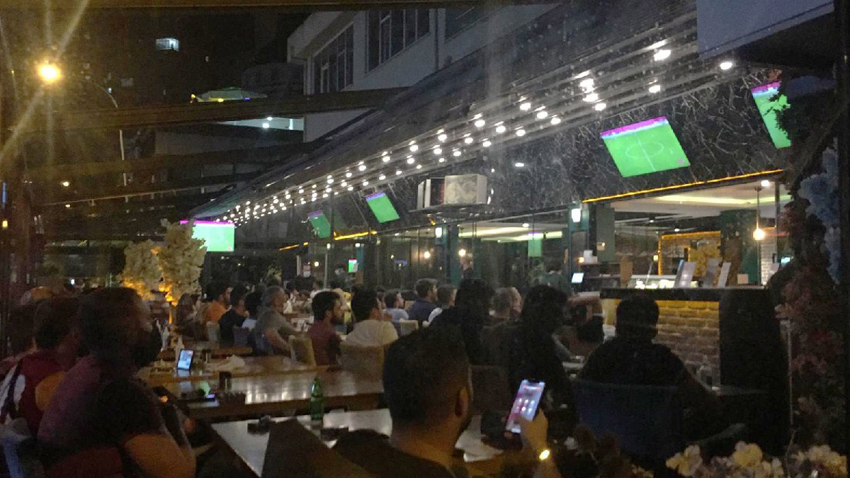 Galatasaray-Fenerbahçe derbisinde korona unutuldu