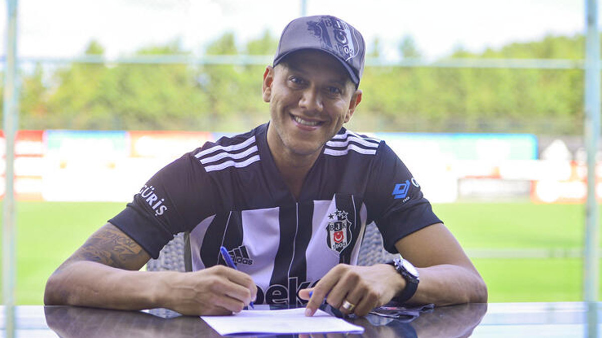 Eski takımı Al Ahli, Josef de Souza'yı geri çağırdı