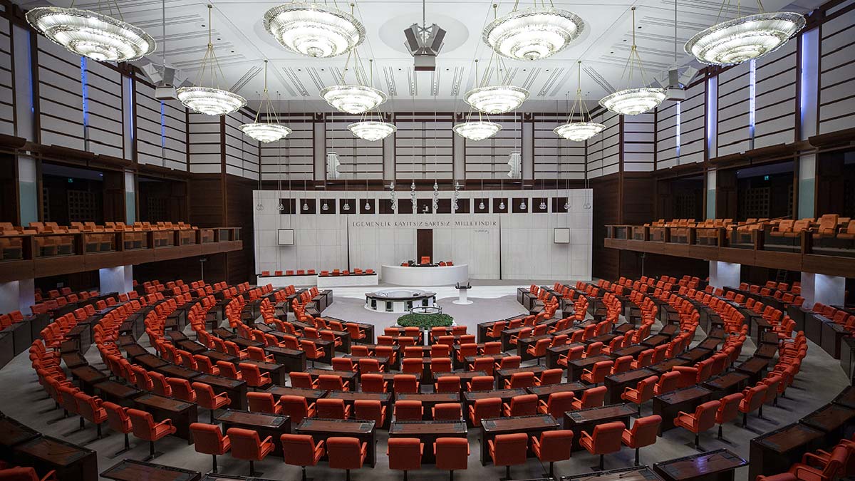 Meclis Onur Ödülü için verilen 'para ödülü' kaldırıldı