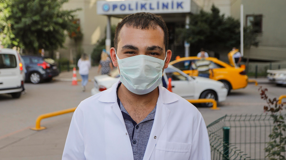 Koronavirüsü iki kez yenen doktordan kritik uyarı