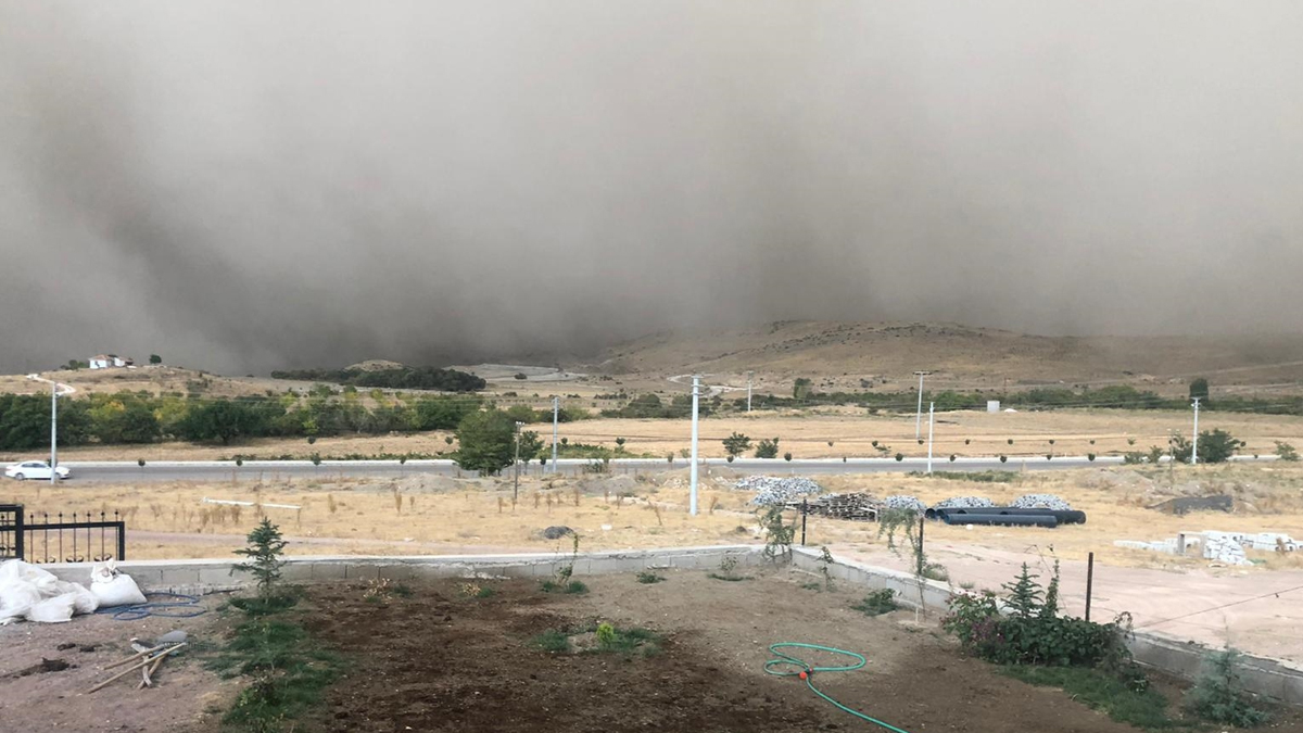 Konya'da toz fırtınası