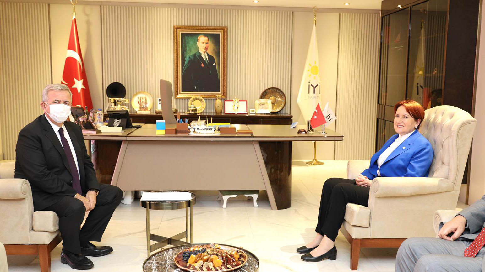 Mansur Yavaş'tan Meral Akşener'e 'hayırlı olsun' ziyareti