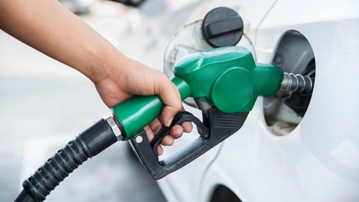 Benzine rekor zam: 7 lira sınırında