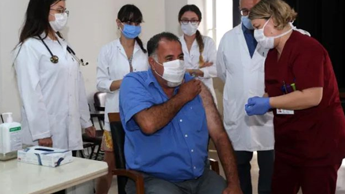 Koronavirüs aşısında ikinci dozlar yapıldı