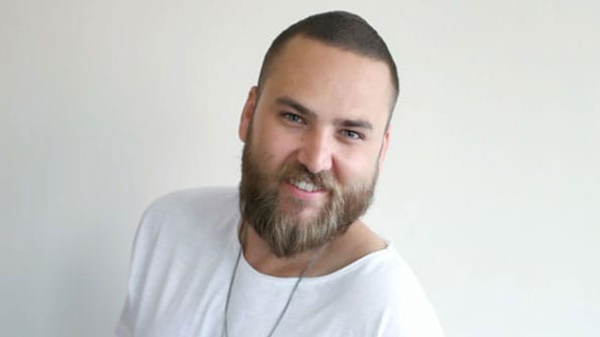 Genç şarkıcı hayatını kaybetti