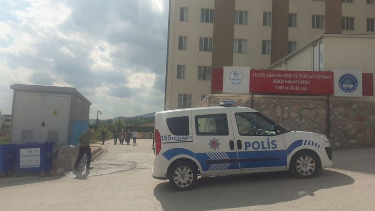 Karantinadan kaçmaya çalışırken ayağını kırdı