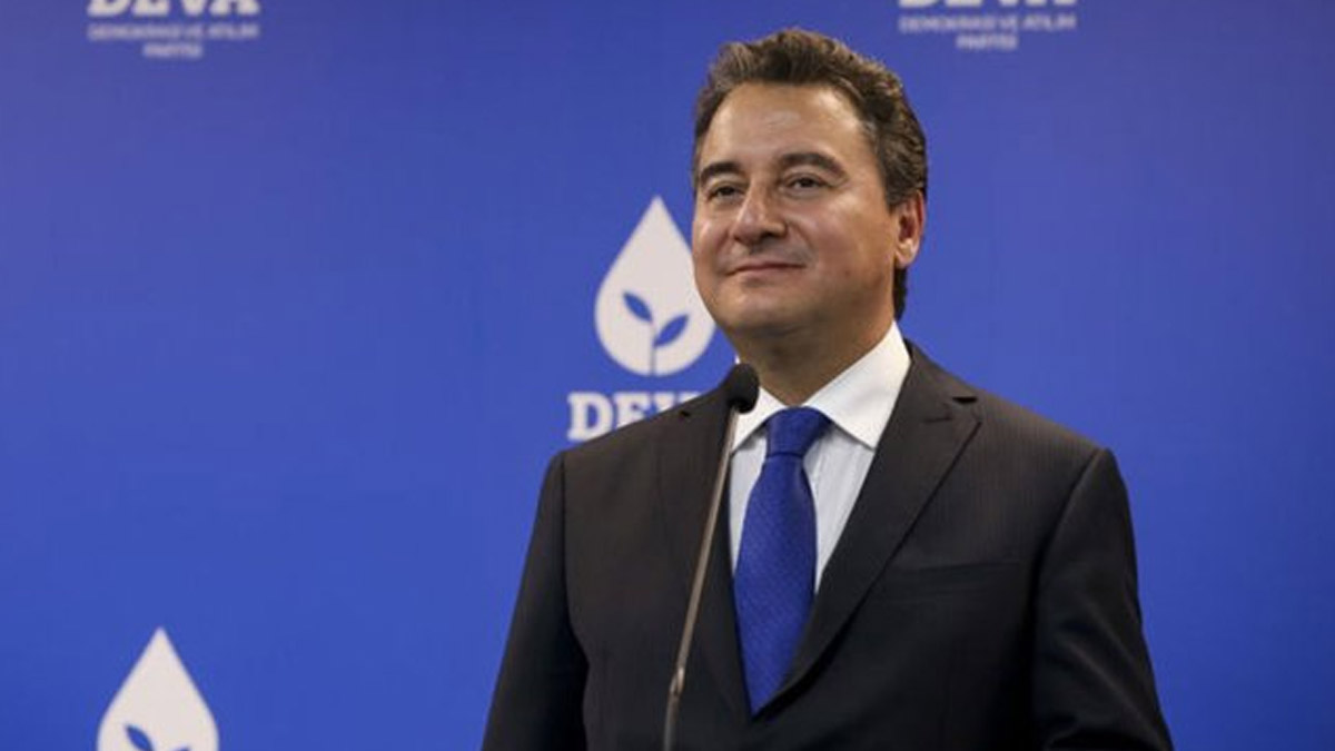 DEVA Partisi Genel Başkanı Ali Babacan sahaya iniyor