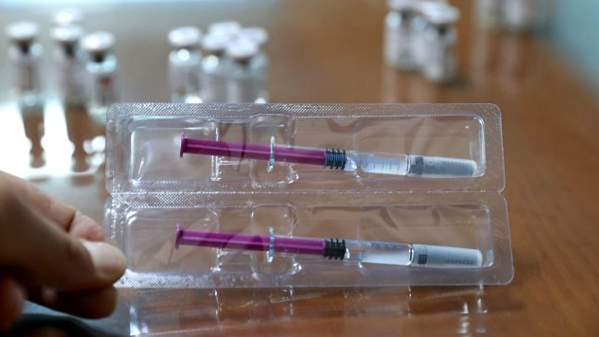 Bakan Koca'dan yerli aşı paylaşımı: Aşılanan hayvanlar virüse yakalanmadı