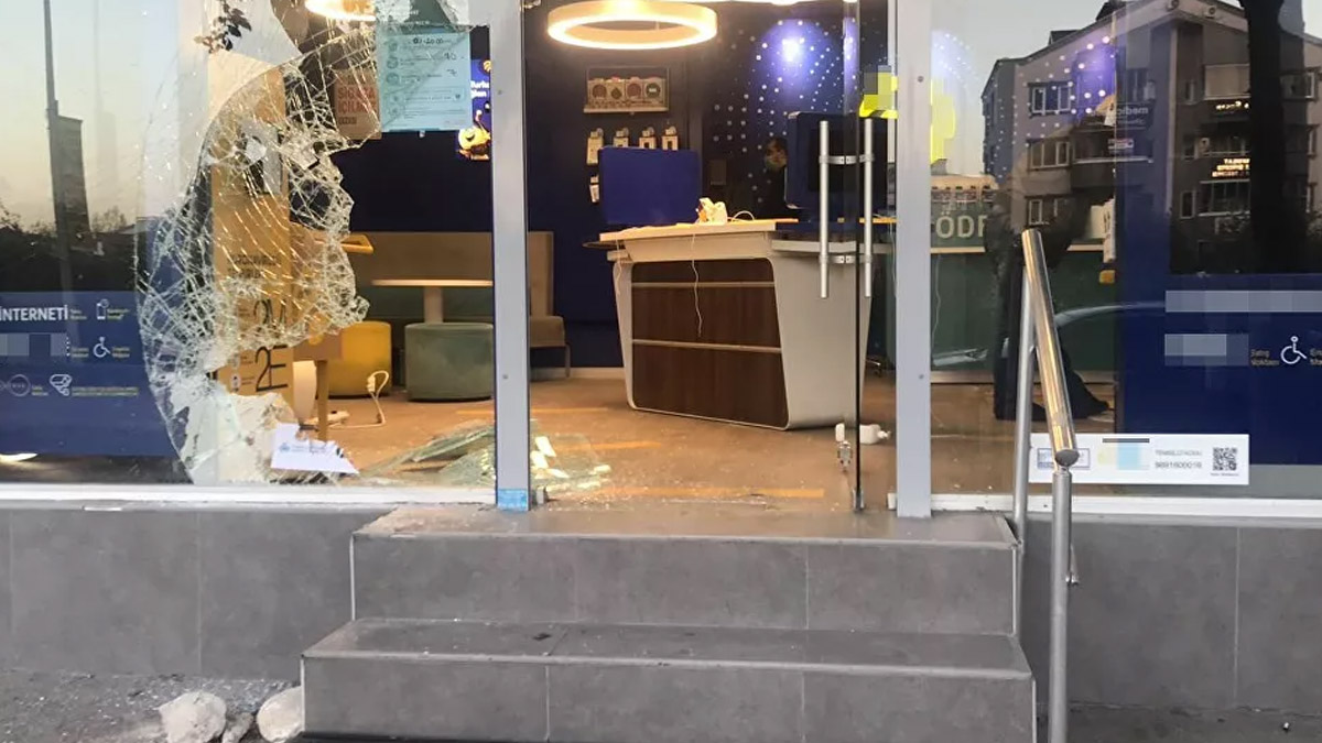Bursa'da cep telefonu mağazasında bir dakikada 100 bin liralık soygun