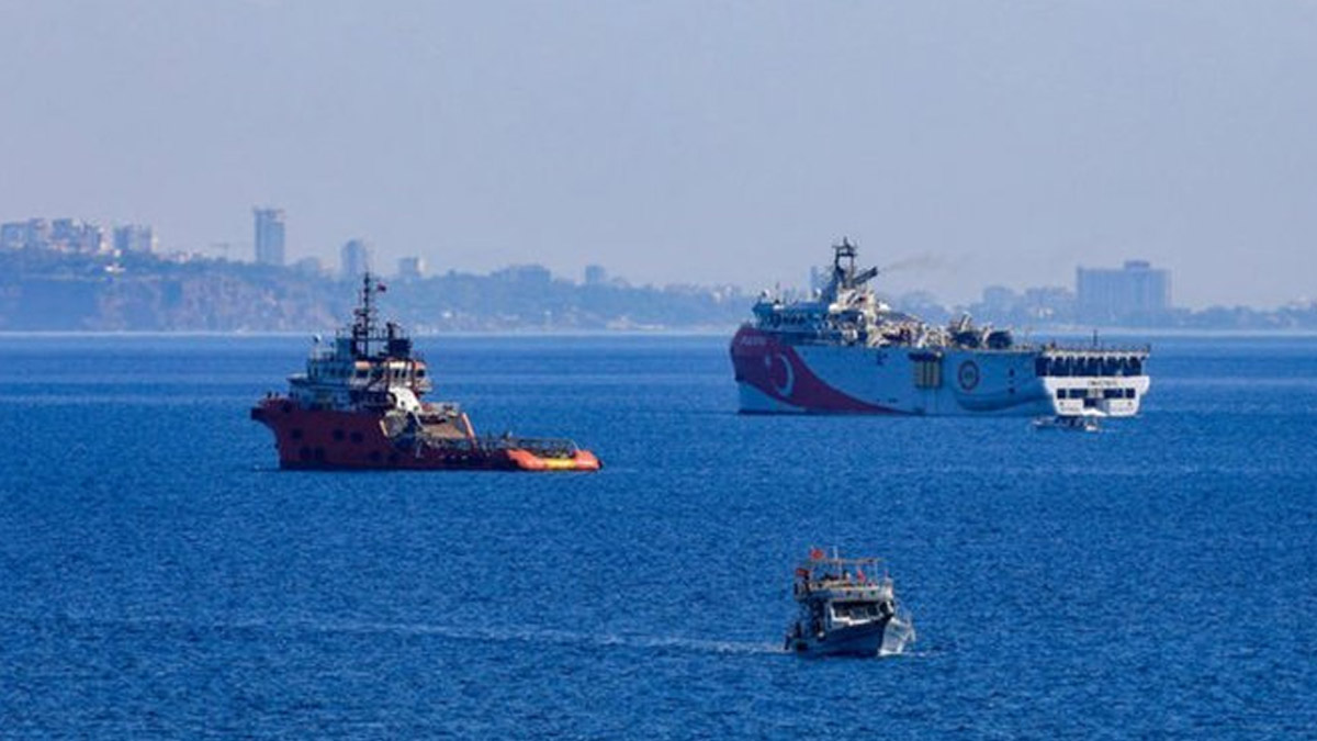 Yunanistan'ın NAVTEX ilanının ardından Oruç Reis, Antalya Limanı'ndan ayrıldı