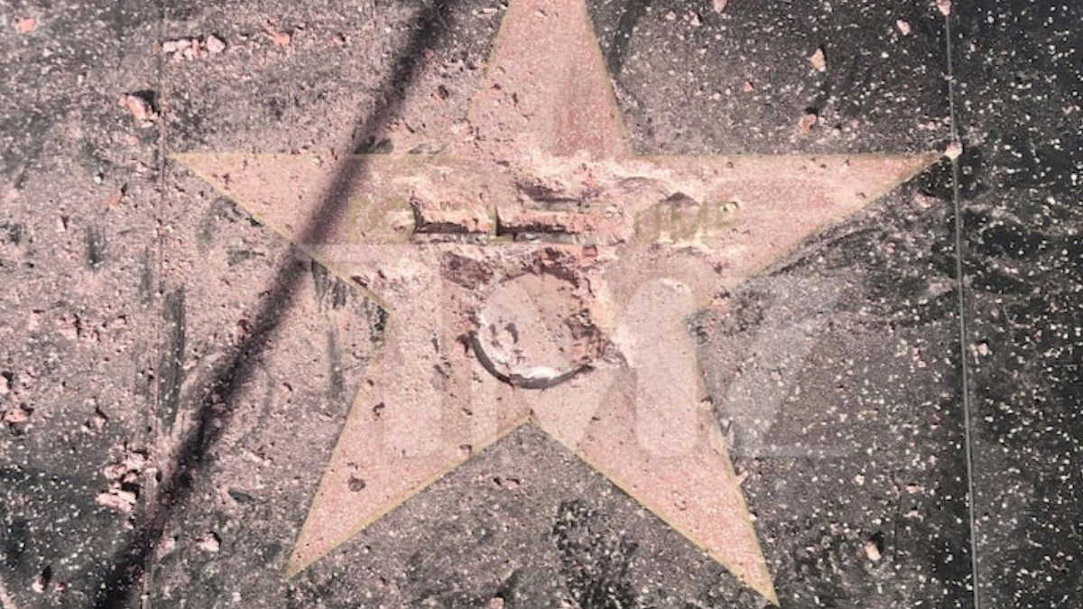 Trump'ın Hollywood'daki yıldızına kazmalı saldırı