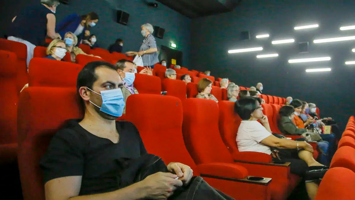 Cineworld İngiltere ve ABD'deki salonlarını kapatıyor