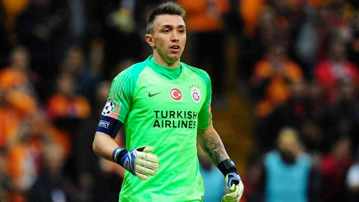 Galatasaray'da Muslera'nın lisansı çıktı