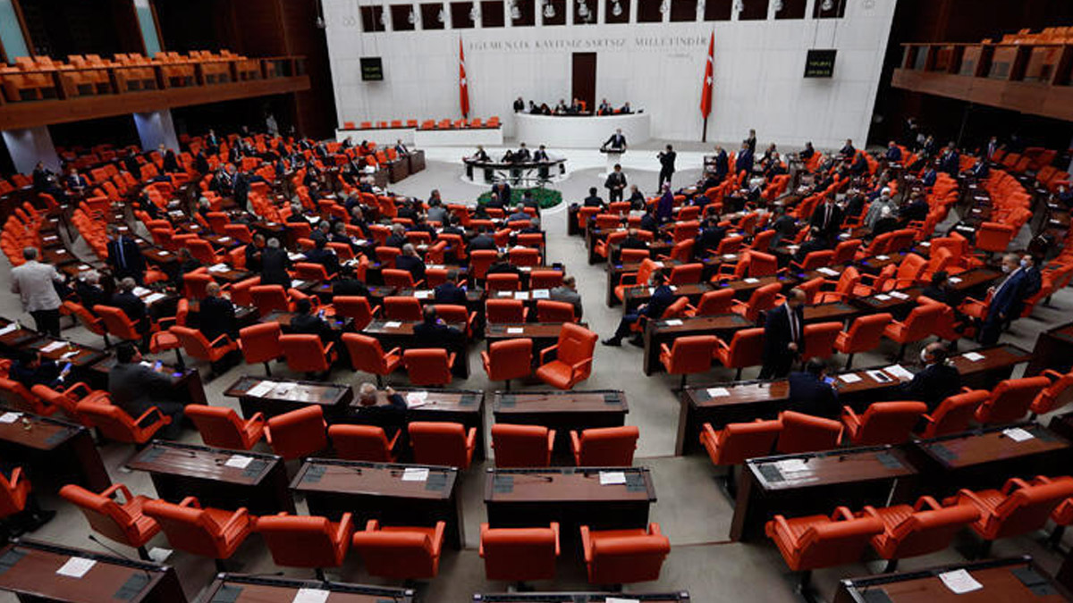 Cumhurbaşkanlığı tezkeresi TBMM'de kabul edildi