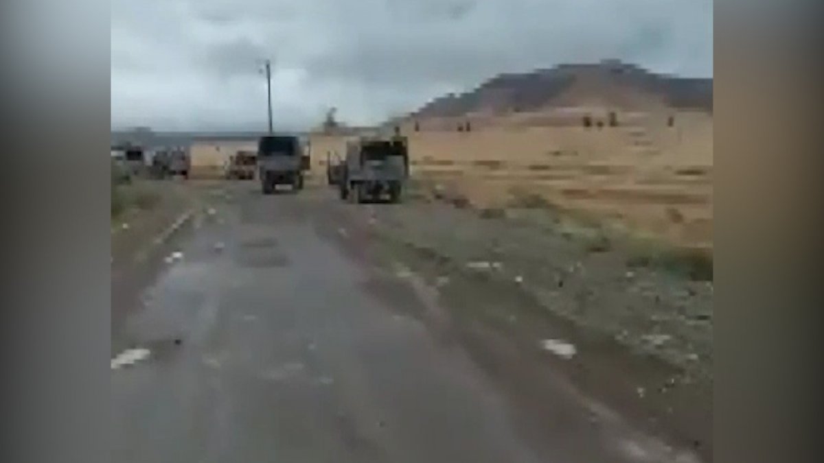 Ermenistan askerleri araçlarını yollara bırakıp kaçtı