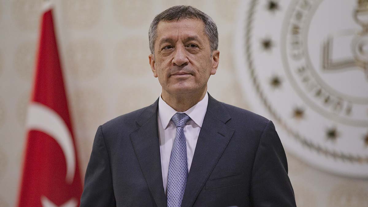 Bakan Selçuk'tan 'tedbir' çağrısı: Lütfen evlatlarımız için maske, mesafe...