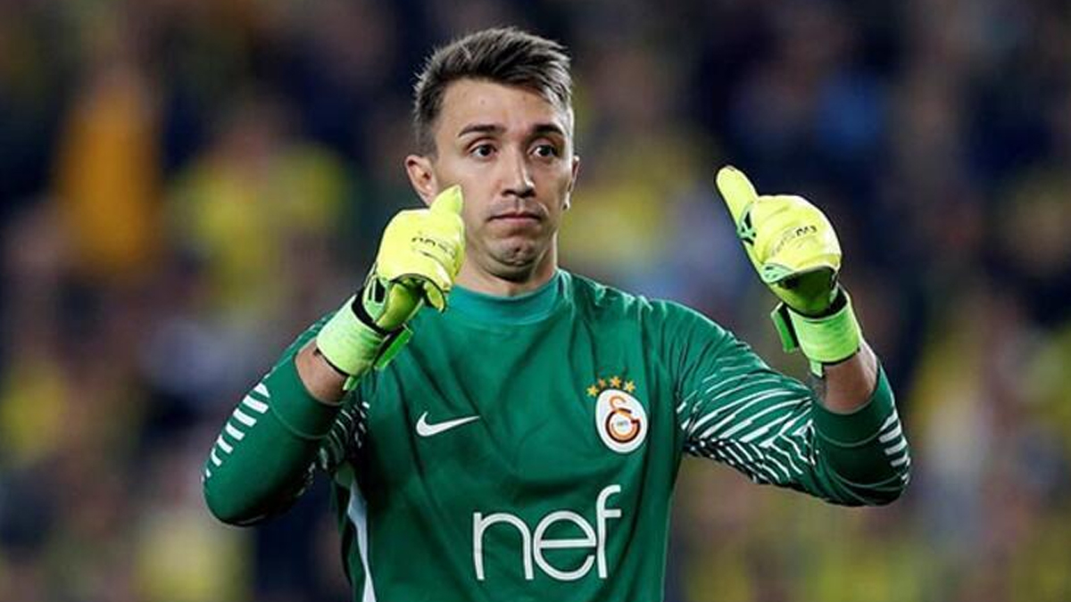 Galatasaray'a Muslera sürprizi: Kasımda sahalarda olacak