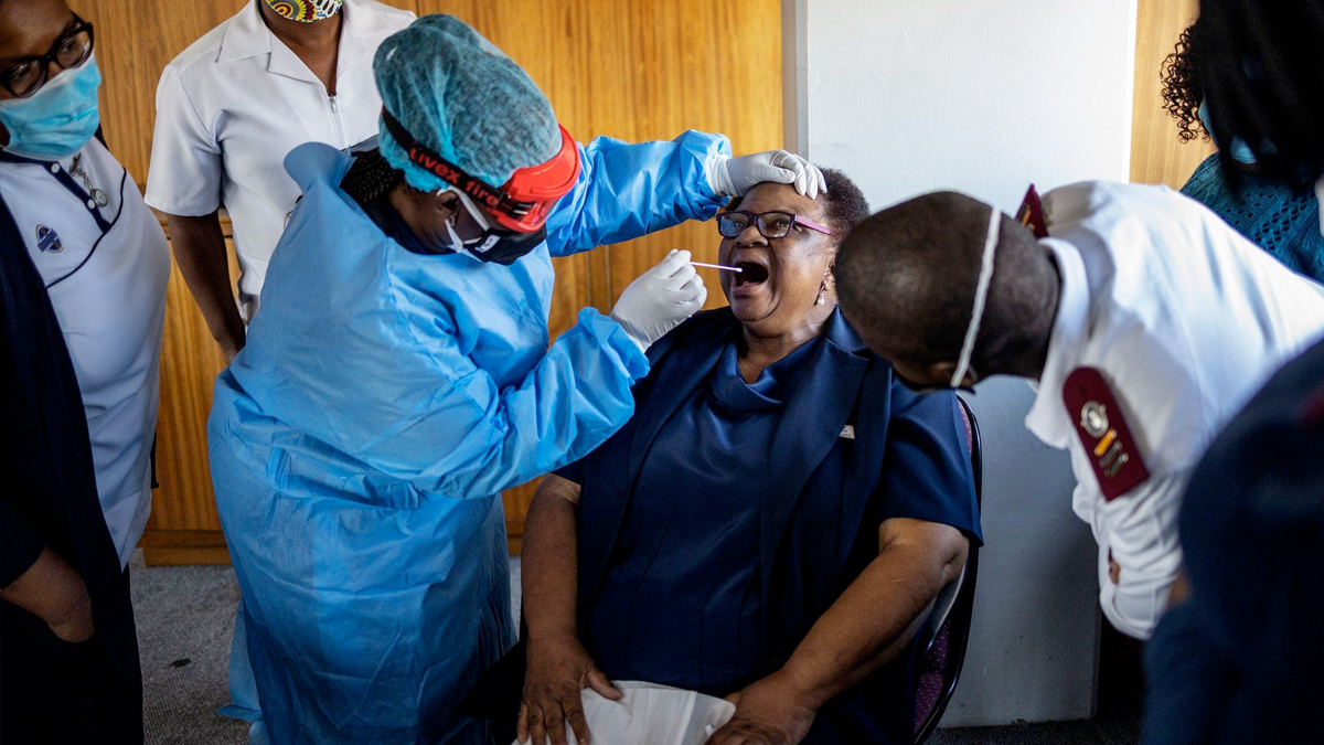 Afrika'da koronavirüs vaka sayısı 1 milyon 556 bini aştı