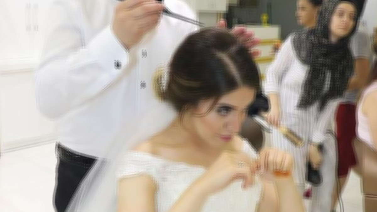 Koronavirüslü hasta kuaförde gelin başı yaptırırken yakalandı