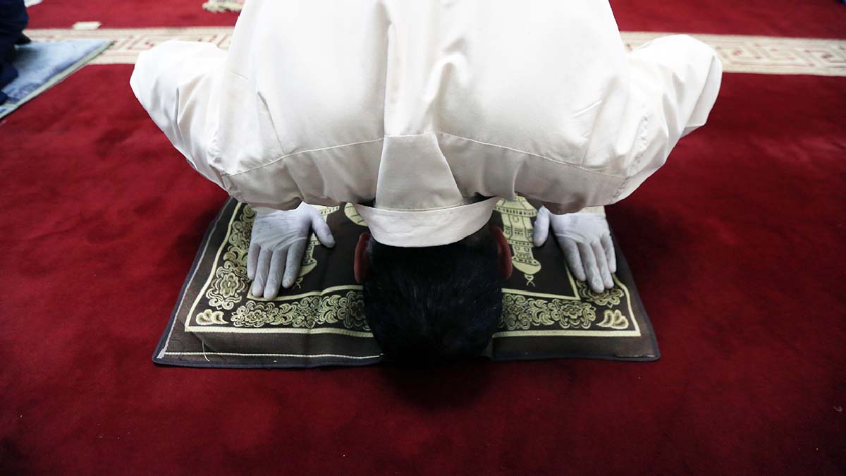 Bağdat'taki ilk cuma namazında Macron'a öfke: Sözleri sinsi projelerini gösteriyor