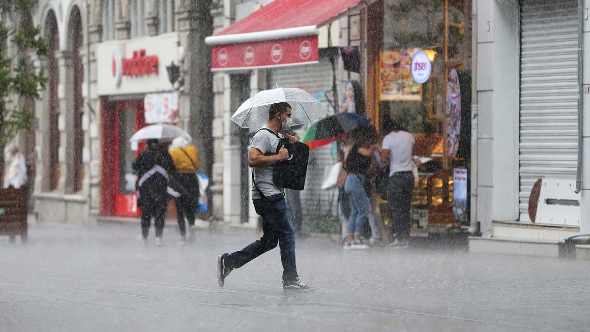Son dakika! Meteoroloji saat verip uyardı: İstanbul dahil birçok kente sağanak geliyor