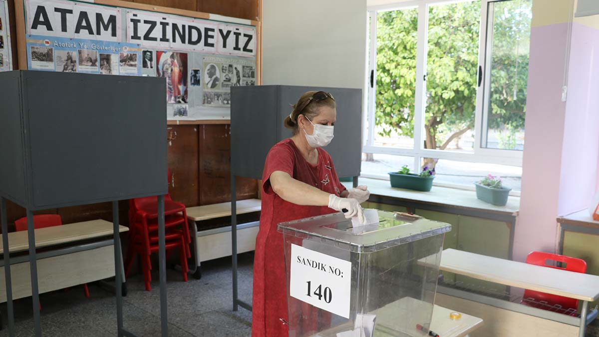 KKTC'de seçim heyecanı, ilk kez 11 aday cumhurbaşkanlığı için yarışıyor