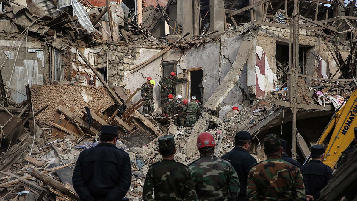 Son dakika! Ermenistan Gence'yi füzeyle vurdu, ortaya dehşet görüntüler çıktı