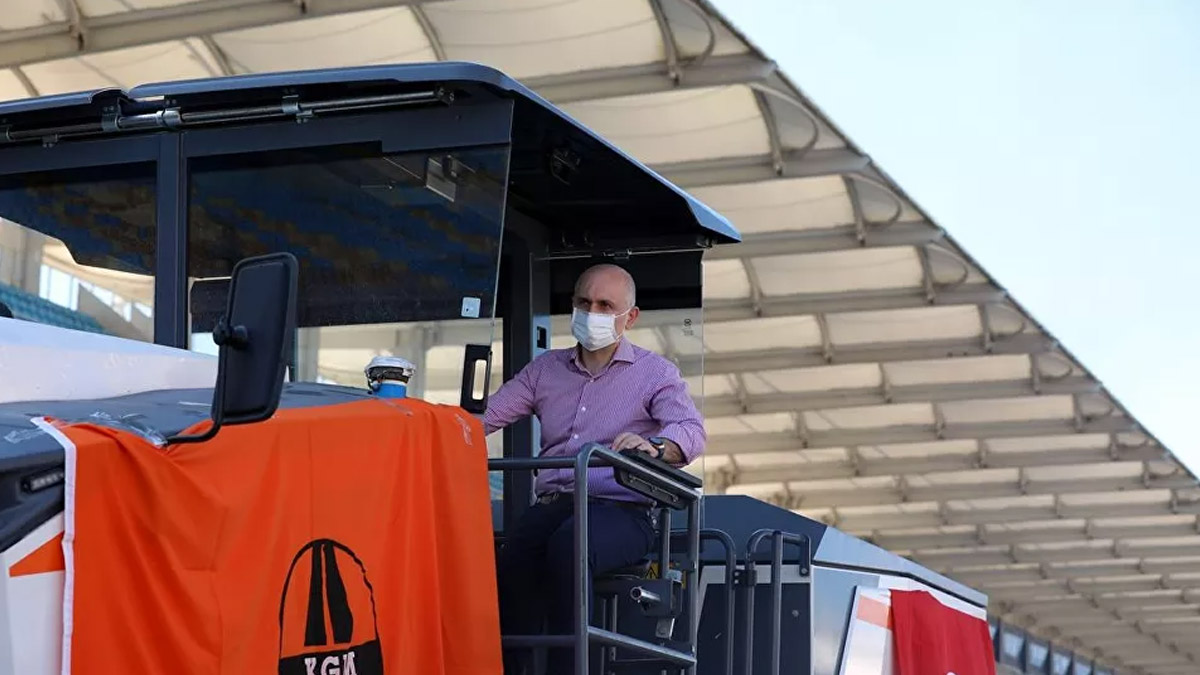 Bakan Karaismailoğlu: Formula 1'in yapılacağı asfaltı yenileyeceğiz