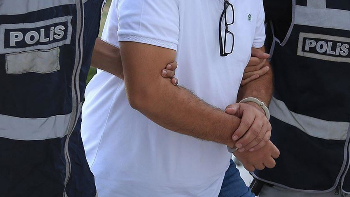 'Sazan sarmalı' yöntemiyle onlarca kişiyi dolandırdılar