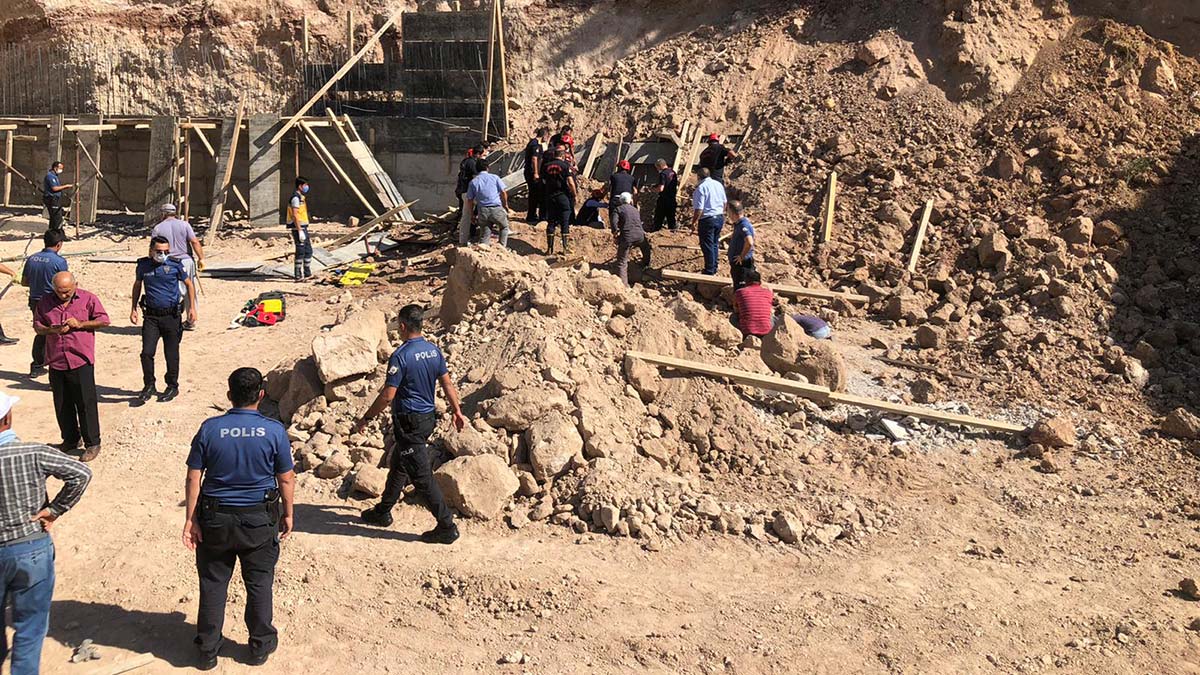 Kahramanmaraş'ta iş cinayeti! İnşaat alanında toprak kaydı, 2 işçi can verdi