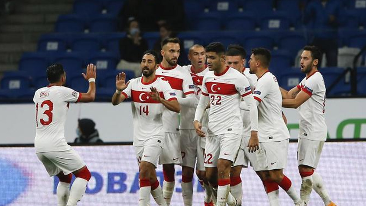 TFF'den Türkiye-Sırbistan maçına seyirci kararı