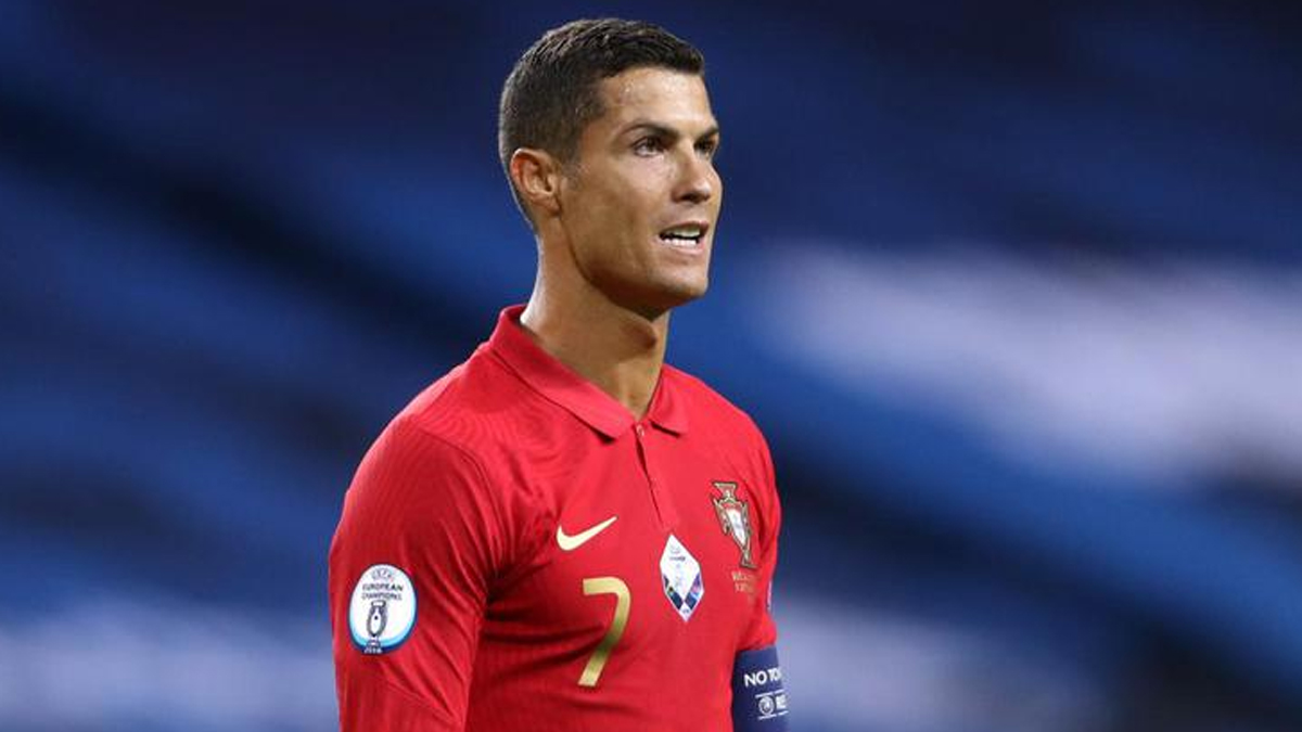 Cristiano Ronaldo koronavirüse yakalandı